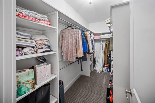 528 31 Street Nw, Calgary, AB - Indoor With Storage