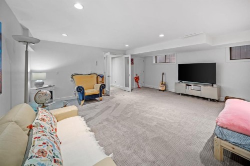 528 31 Street Nw, Calgary, AB - Indoor