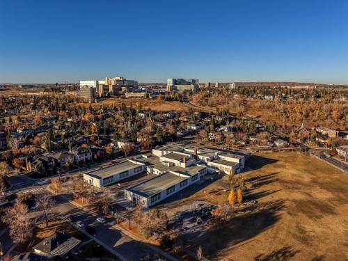 528 31 Street Nw, Calgary, AB - Outdoor With View