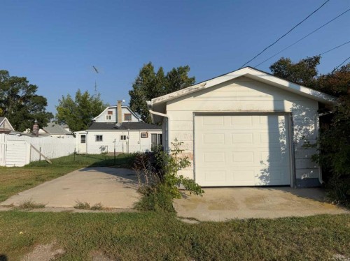 223 2 Street North, Vulcan, AB - Outdoor