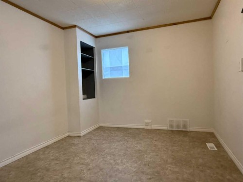 223 2 Street North, Vulcan, AB - Indoor Photo Showing Other Room