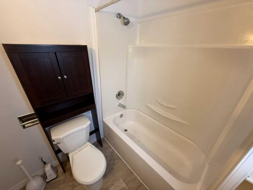223 2 Street North, Vulcan, AB - Indoor Photo Showing Bathroom