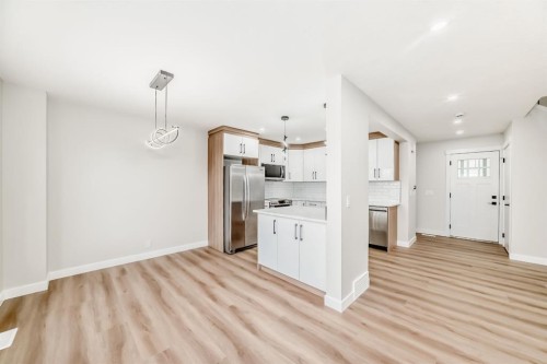 100 Beddington Circle Ne, Calgary, AB - Indoor Photo Showing Kitchen