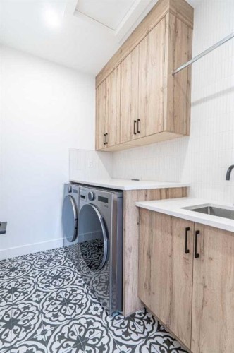 3513 42 Street Sw, Calgary, AB - Indoor Photo Showing Laundry Room