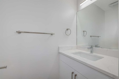 152 Falconridge Crescent Ne, Calgary, AB - Indoor Photo Showing Bathroom