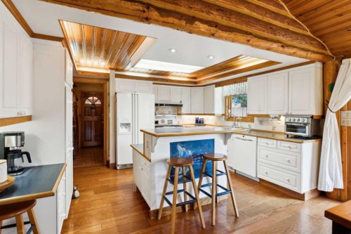 67 Bracken Point, Bragg Creek, AB - Indoor Photo Showing Kitchen