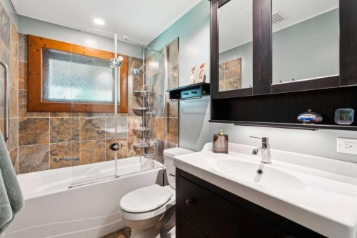 67 Bracken Point, Bragg Creek, AB - Indoor Photo Showing Bathroom