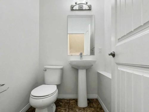 104 Masters Link Se, Calgary, AB - Indoor Photo Showing Bathroom
