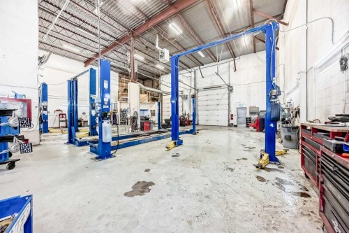 3505 32 Street Ne, Calgary, AB 