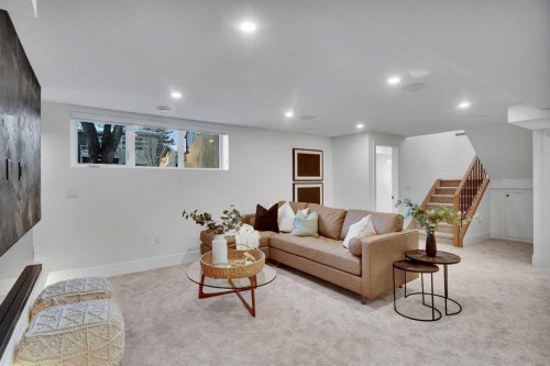 20 Roselake Street Nw, Calgary, AB - Indoor