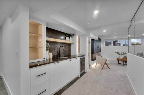20 Roselake Street Nw, Calgary, AB - Indoor Photo Showing Kitchen