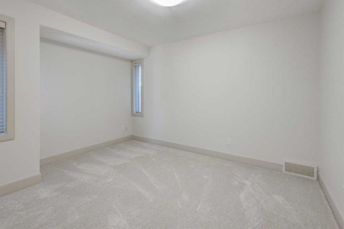 1410 26A Street Sw, Calgary, AB - Indoor Photo Showing Other Room