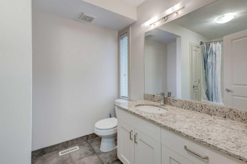 1410 26A Street Sw, Calgary, AB - Indoor Photo Showing Bathroom