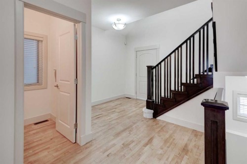 1410 26A Street Sw, Calgary, AB - Indoor Photo Showing Other Room
