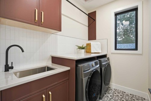 114 7 Avenue Nw, Calgary, AB 