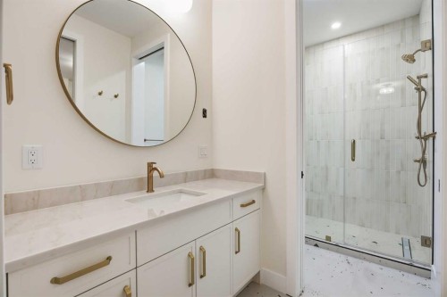 114 7 Avenue Nw, Calgary, AB 