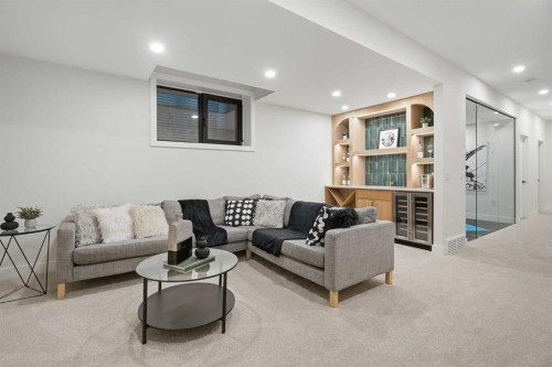 114 7 Avenue Nw, Calgary, AB 
