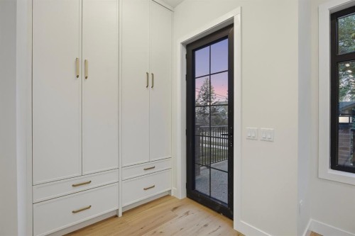 114 7 Avenue Nw, Calgary, AB 