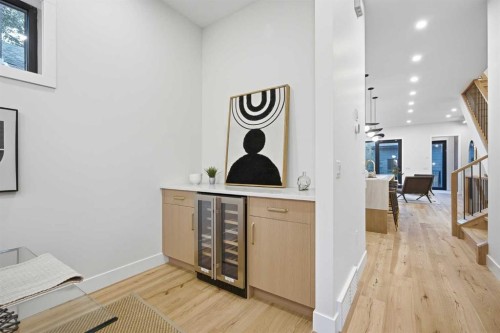 114 7 Avenue Nw, Calgary, AB 