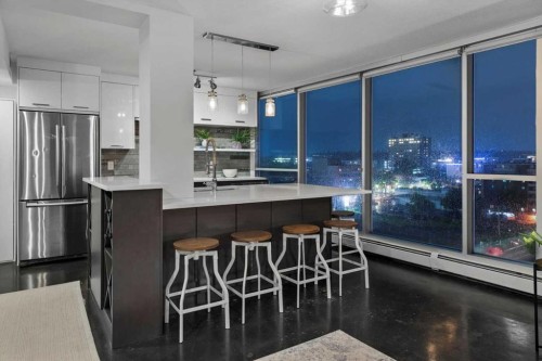 909-188 15 Avenue Sw, Calgary, AB - Indoor Photo Showing Kitchen With Upgraded Kitchen