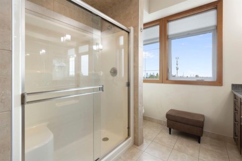 301-4440 14 Street Nw, Calgary, AB - Indoor Photo Showing Bathroom