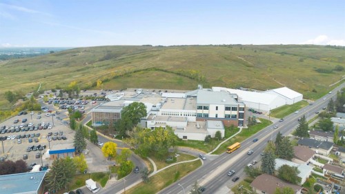 301-4440 14 Street Nw, Calgary, AB - Outdoor With View