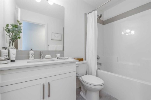 546 Rivercrest View, Cochrane, AB - Indoor Photo Showing Bathroom