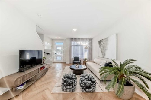 62 Clydesdale Avenue, Cochrane, AB - Indoor Photo Showing Living Room