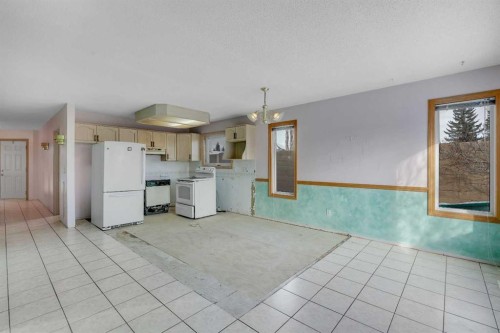 12 Hawkland Crescent Nw, Calgary, AB - Indoor