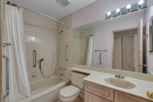 12 Hawkland Crescent Nw, Calgary, AB - Indoor Photo Showing Bathroom