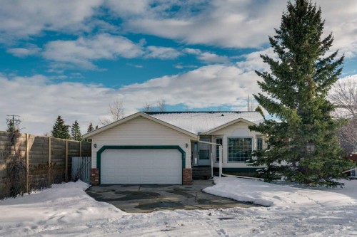 12 Hawkland Crescent Nw, Calgary, AB - Outdoor