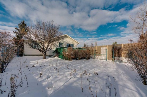 12 Hawkland Crescent Nw, Calgary, AB - Outdoor