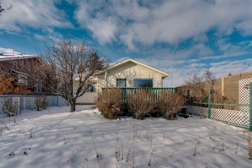 12 Hawkland Crescent Nw, Calgary, AB - Outdoor