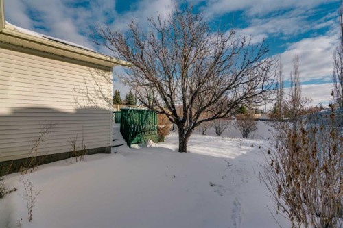 12 Hawkland Crescent Nw, Calgary, AB - Outdoor