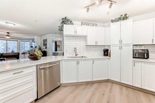 107-345 Rocky Vista Park Nw, Calgary, AB - Indoor Photo Showing Kitchen