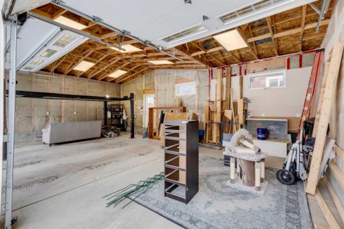 98 Magnolia Square Se, Calgary, AB - Indoor Photo Showing Other Room