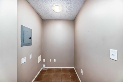 5103-69 Country Village Manor Ne, Calgary, AB - Indoor Photo Showing Other Room