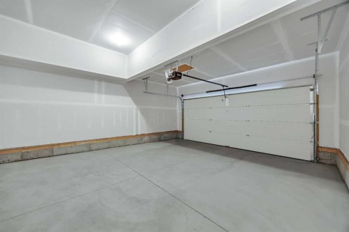 739 Langley Terrace Se, Airdrie, AB - Indoor Photo Showing Garage