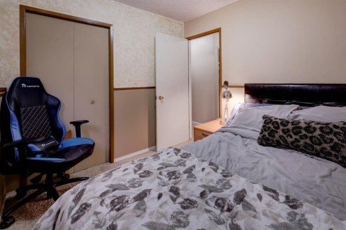 136 Templeby Place Ne, Calgary, AB - Indoor Photo Showing Bedroom