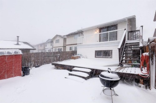 136 Templeby Place Ne, Calgary, AB - Outdoor
