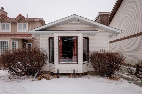 136 Templeby Place Ne, Calgary, AB - Outdoor