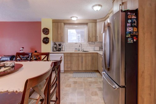 136 Templeby Place Ne, Calgary, AB - Indoor Photo Showing Kitchen