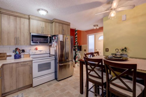 136 Templeby Place Ne, Calgary, AB - Indoor Photo Showing Kitchen