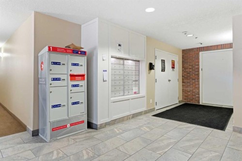 2406-279 Copperpond Common Se, Calgary, AB - Indoor Photo Showing Other Room