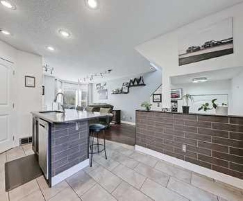 7 Prestwick Crescent Se, Calgary, AB - Indoor Photo Showing Other Room
