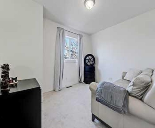 7 Prestwick Crescent Se, Calgary, AB - Indoor