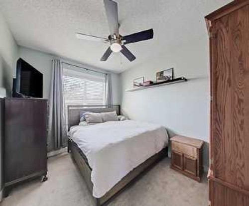 7 Prestwick Crescent Se, Calgary, AB - Indoor Photo Showing Bedroom