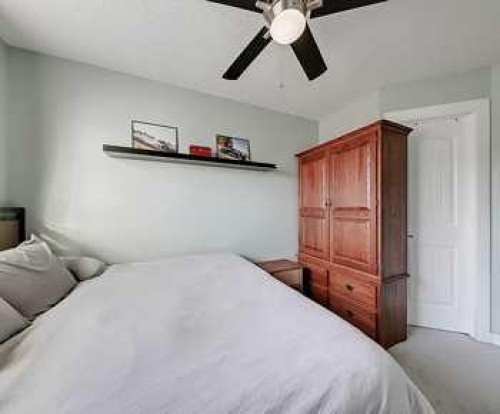 7 Prestwick Crescent Se, Calgary, AB - Indoor Photo Showing Bedroom