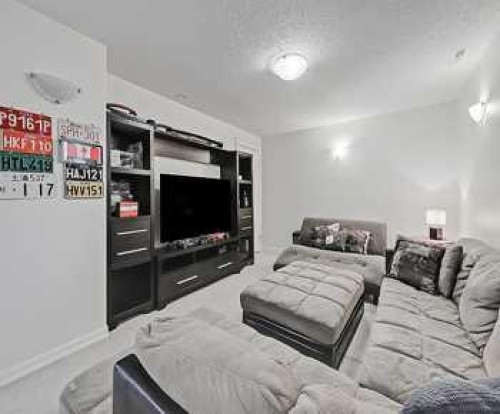 7 Prestwick Crescent Se, Calgary, AB - Indoor Photo Showing Bedroom