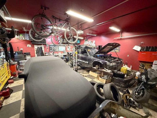 7 Prestwick Crescent Se, Calgary, AB - Indoor Photo Showing Garage